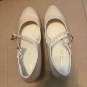 NWOT beige two inch heel Mary Janes size 9 1/2